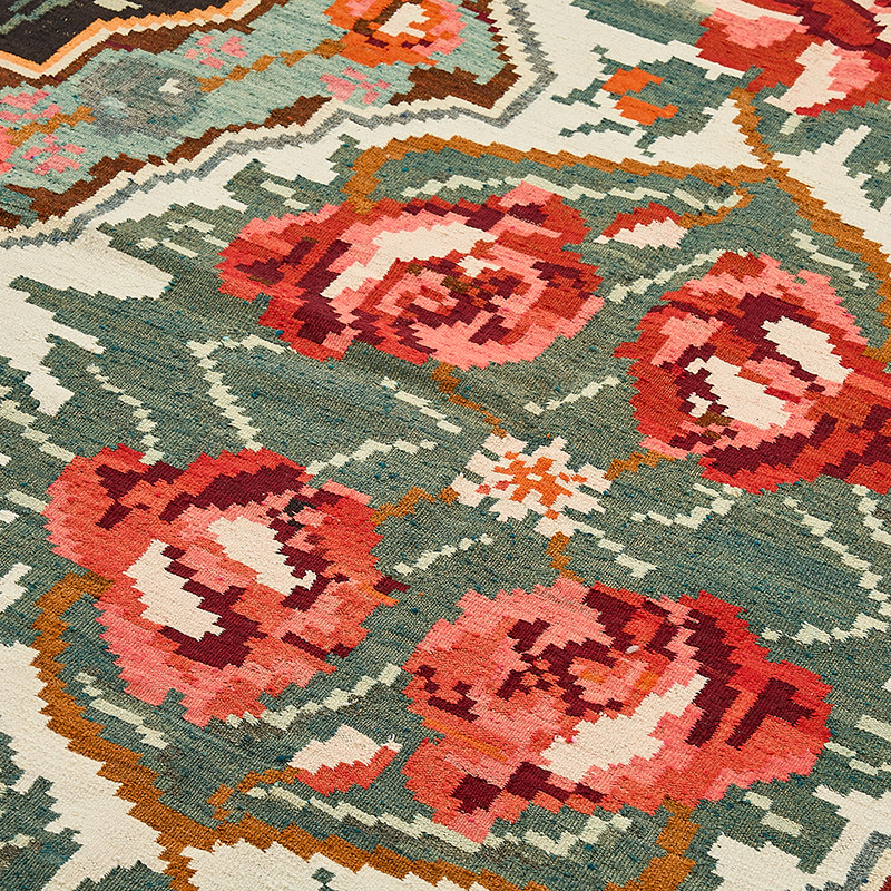 Vintage Handwoven Moldovan Kilim Rug - 6' 9" x 10' 9" (81" x 129") - K0093878