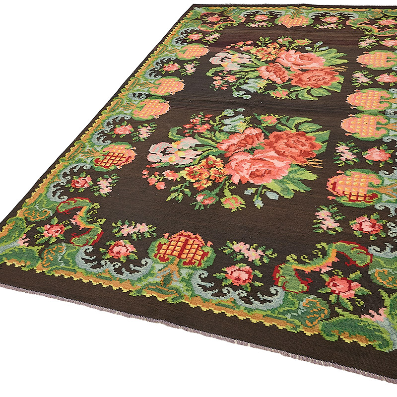 Vintage Handwoven Moldovan Kilim Rug - 5' 7" x 9' 7" (67" x 115") - K0093880