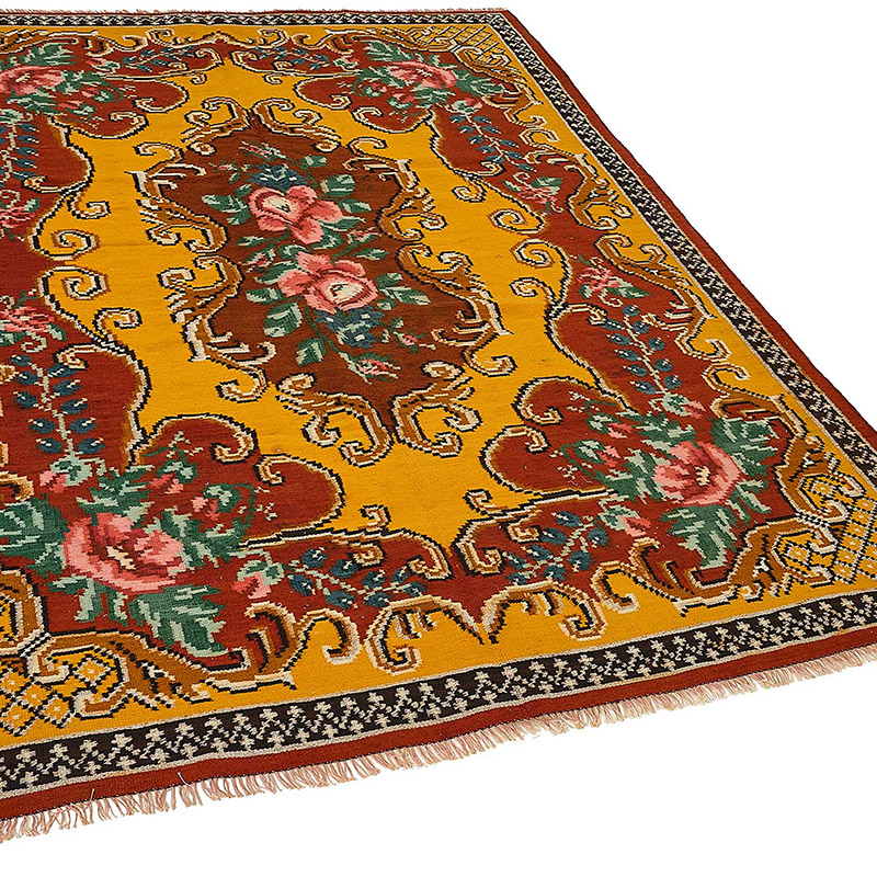 Vintage Handwoven Moldovan Kilim Rug - 5' 9" x 7' 7" (69" x 91") - K0093882