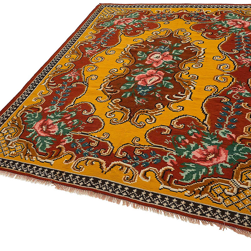 Vintage Handwoven Moldovan Kilim Rug - 5' 9" x 7' 7" (69" x 91") - K0093882