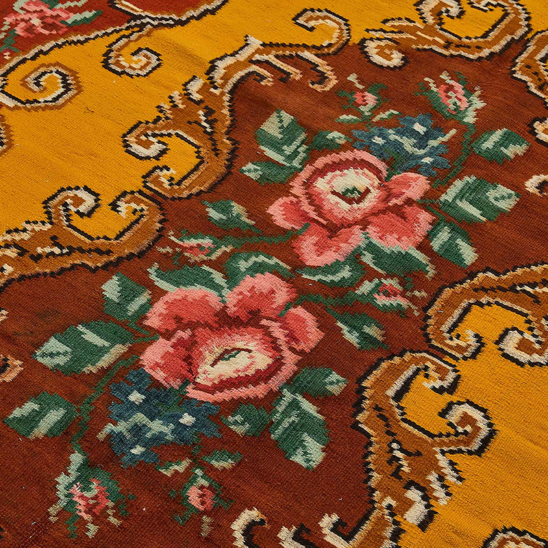 Vintage Handwoven Moldovan Kilim Rug - 5' 9" x 7' 7" (69" x 91") - K0093882