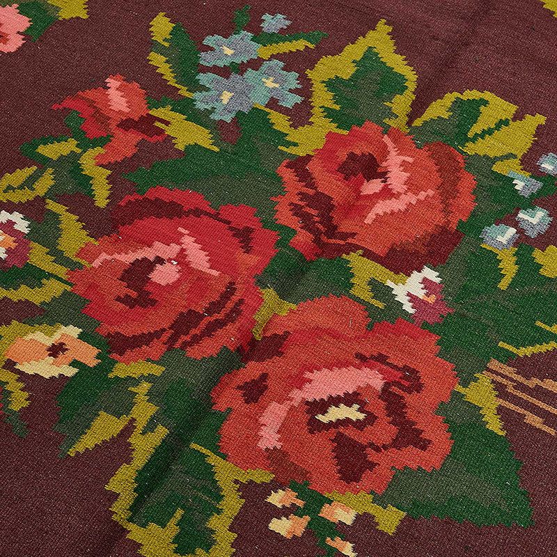 Vintage Handwoven Moldovan Kilim Rug - 5'  x 9' 2" (60" x 110") - K0093883