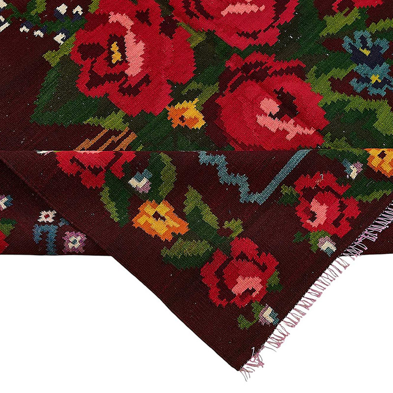 Vintage Handwoven Moldovan Kilim Rug - 5' 2" x 7' 11" (62" x 95") - K0093885
