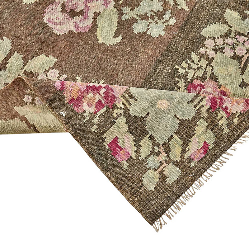 Vintage Handwoven Moldovan Kilim Rug - 5' 9" x 10' 7" (69" x 127") - K0093899